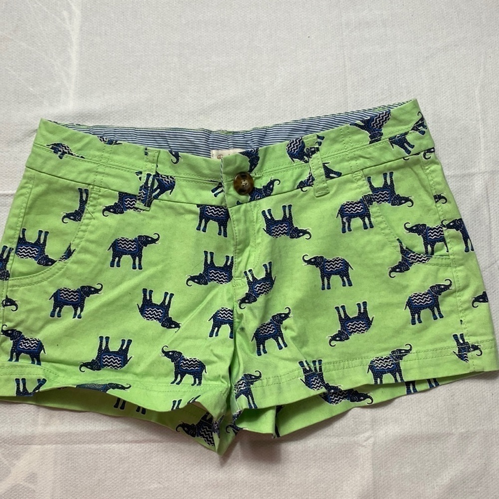 Red Camel Shorts size 5. (BC)